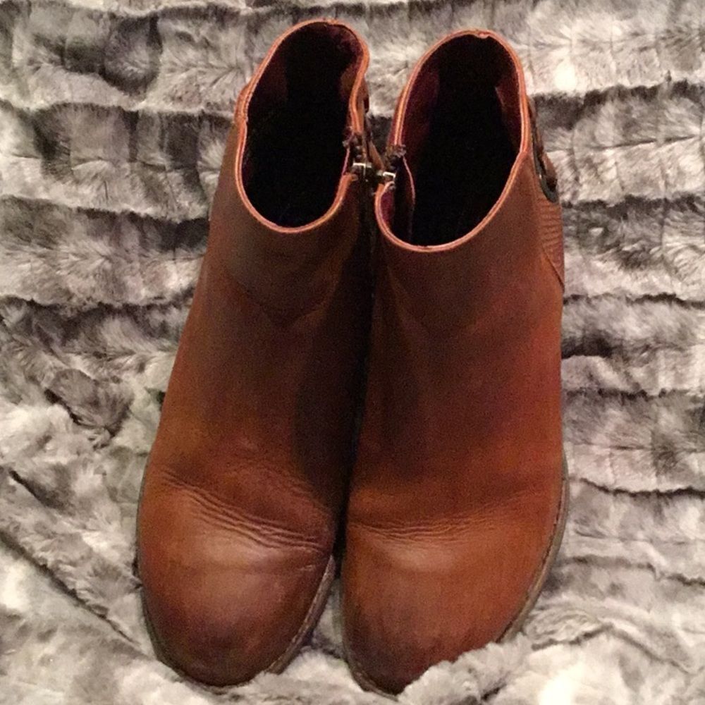 Sterling River womens brown bootie